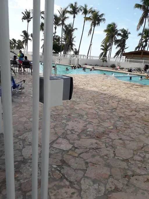 Beach Apt At Marbella Del Caribe 3 Apartamento San Juan 0*,